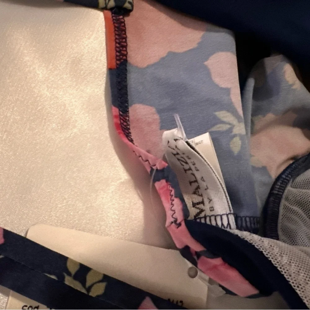 La Perla Malizia Floral Set with Navy and Multicolor Design